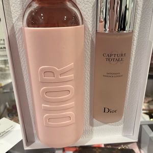 Dior water bottle gift set